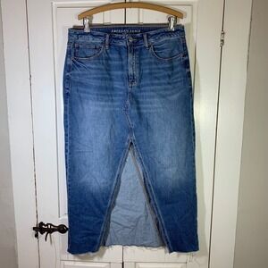 American Eagle Low-Rise Denim Maxi Skirt Medium Wash Front Slit Raw Hem Size 12